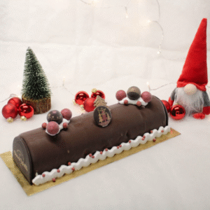 Ijstaart overgoten met pure chocolade