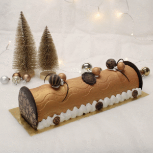 Ijstaart overtrokken met marsepein